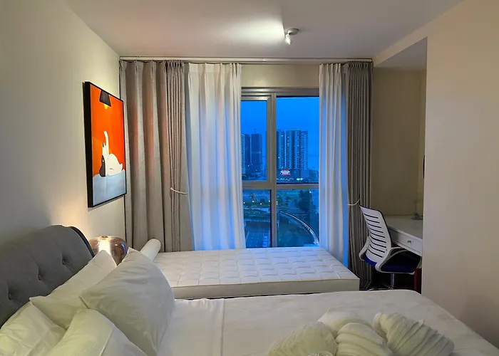 Apartment 1brfacing Manilabay Sunsetnear Okada Solaire 1park Manila
